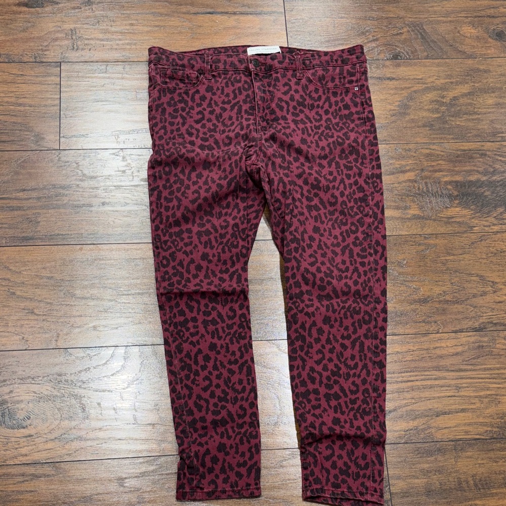 Social Standard size 12 denim skinny jeans - Burgundy Leopard Print EUC!